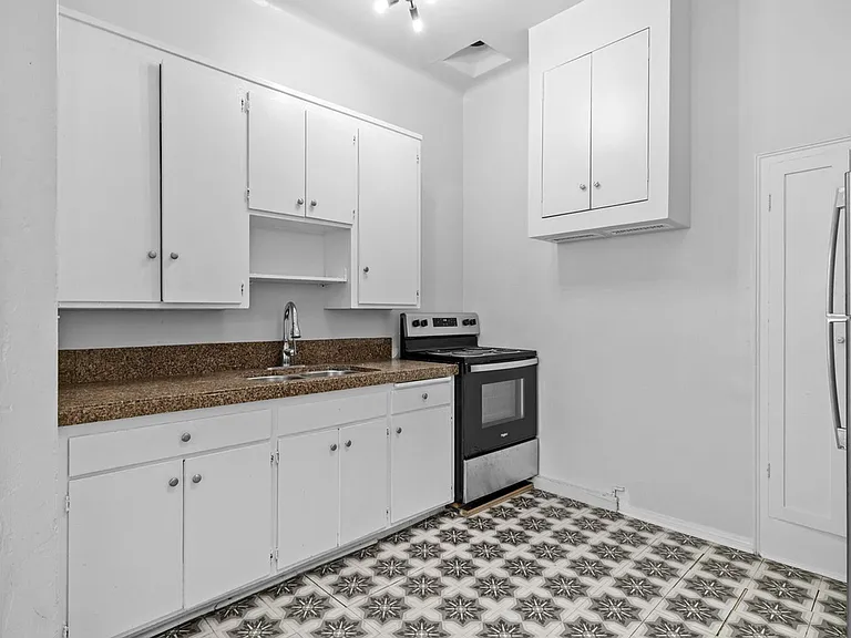 3843 Park Blvd #4 — Photo 7