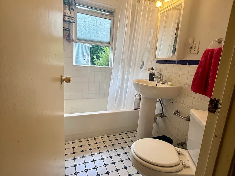 47 Rockvale Cir #2 — Photo 3