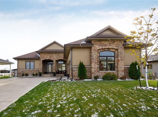 2940 Prairie Rose Dr, Norwalk, IA 50211