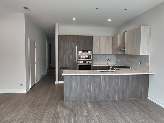 4th image of 4858 N Kenmore Ave #2