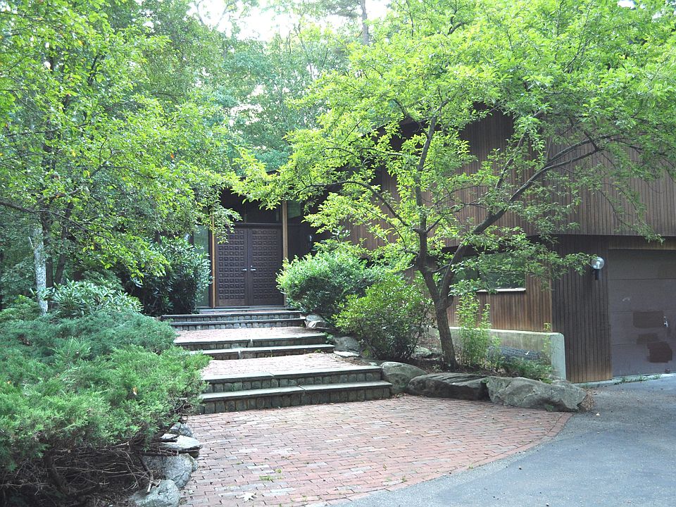 Front walkway and entrance