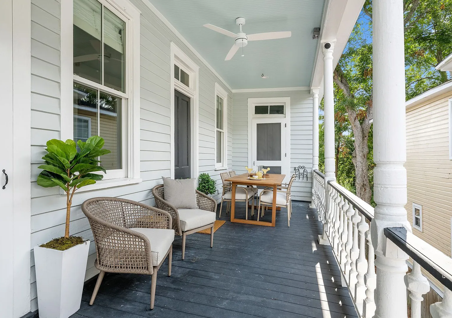 Hampton Hideaway- 744 Rutledge Avenue, Unit B — Photo 4