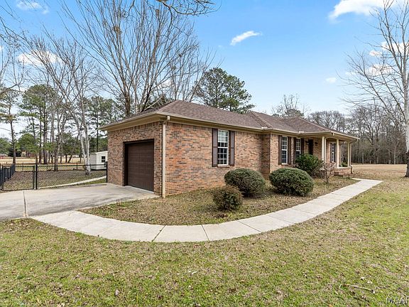 2nd image of 615 Maple St