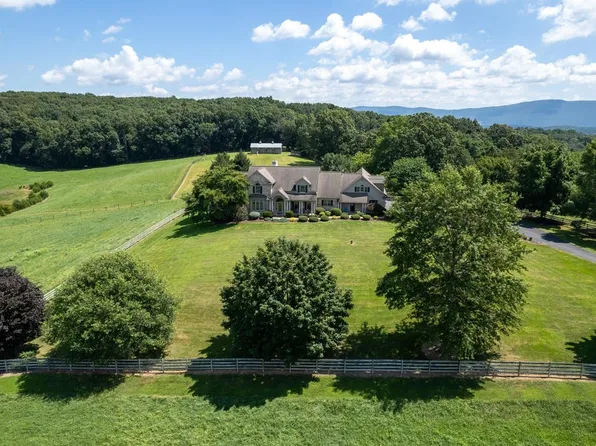 5090 Springhouse Cir, Harrisonburg, VA 22802