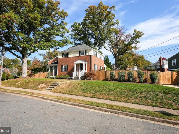 141 S Columbus St, Arlington, VA 22204