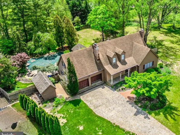 2044 Old York Rd, Burlington, NJ 08016