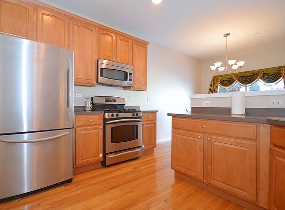 5th image of 924 Elizabeth Dr