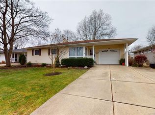 30 Monterey Rd, Tonawanda, NY 14150