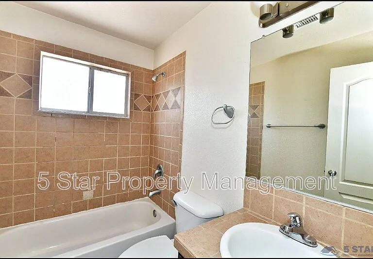 6372 Franklin Ridge Dr — Photo 34