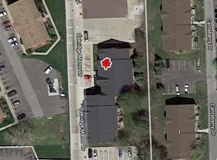 30536 Oakridge Manor Dr, Roseville, MI
