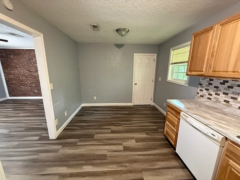 1011 Murphy Rd #8 — Photo 7