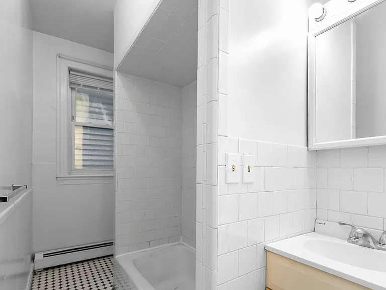469 W Fountain St #2 — Photo 1