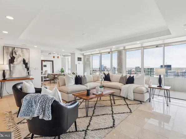 202 W Rittenhouse Sq #3203, Philadelphia, PA 19103