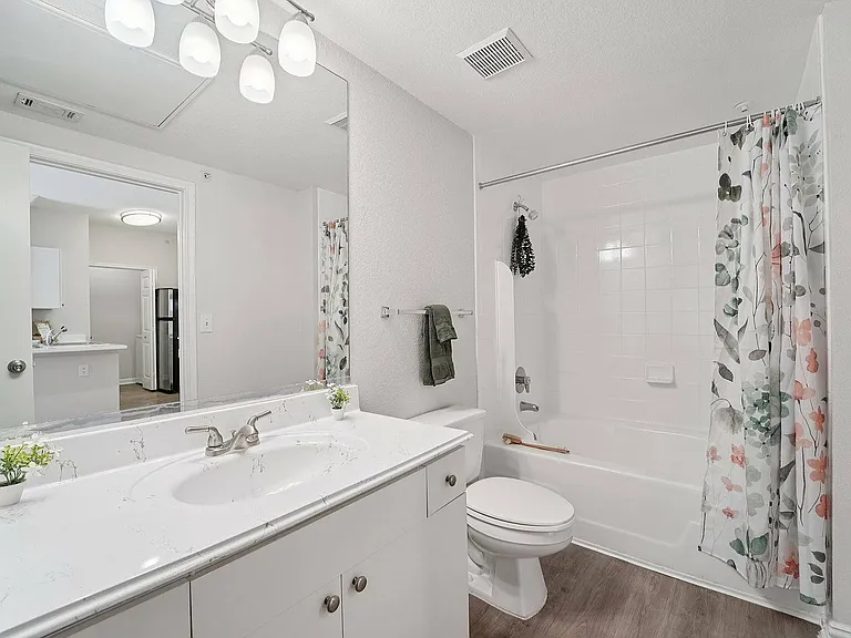 18-web-or-mls-4807 Pin Oak Park Unit 3104-S1809-018