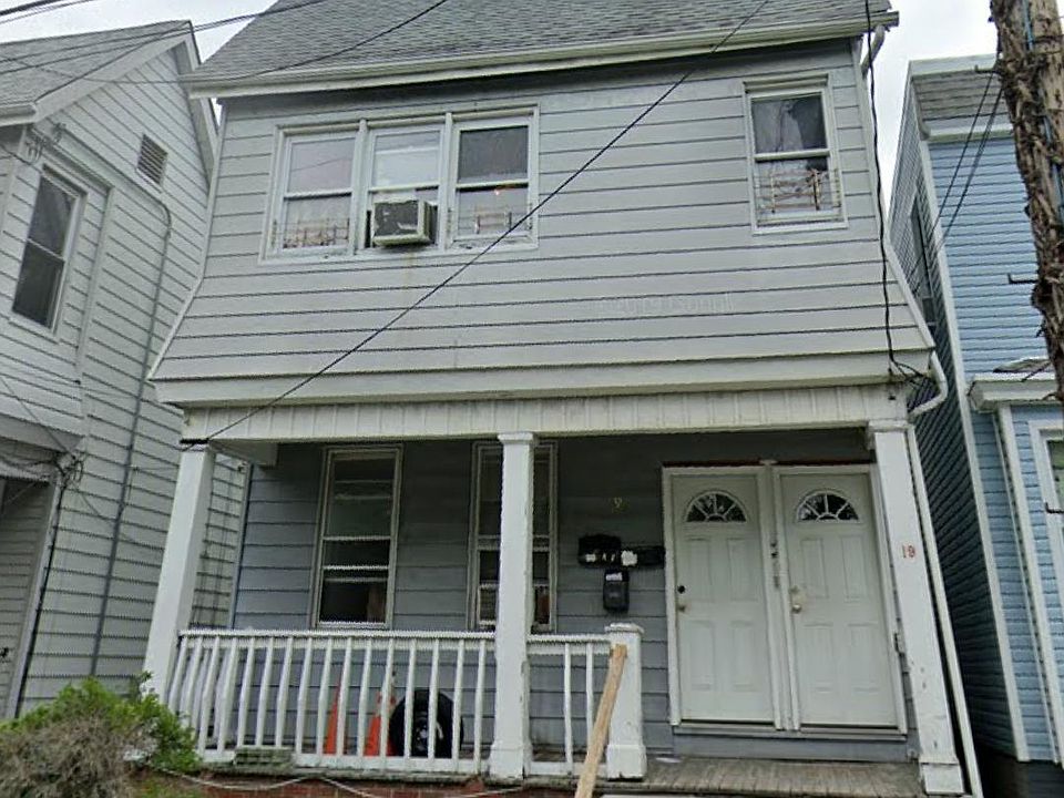 1st image of 19 Rosehill Pl #1