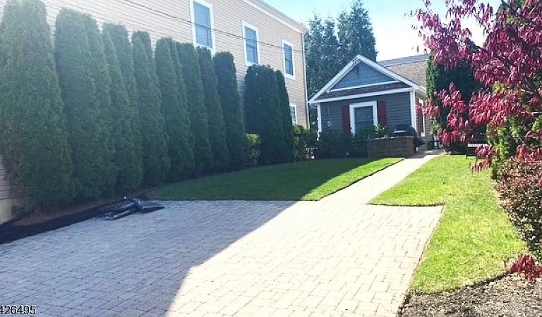 217 Newark Ave — Photo 4