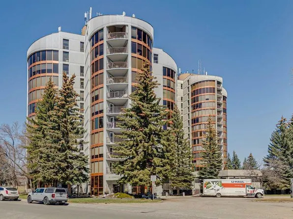 10 W Coachway Rd SW #144, Calgary, AB T3H 1E5