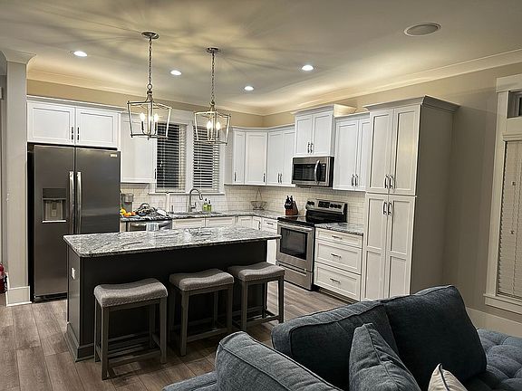 3rd image of 102 SE 64th St