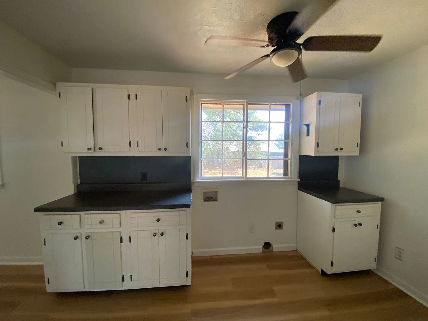 2bed/1.5 bath Home with Fenced Yard — Photo 4