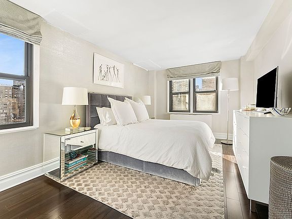 5th image of 241 E 76th St APT 10F