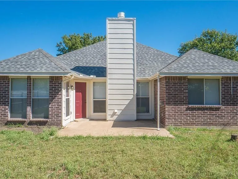 1512 Manitoba Ln — Photo 17