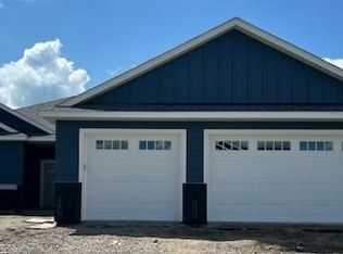 142 Eau Claire Ave SE, Hutchinson, MN 55350