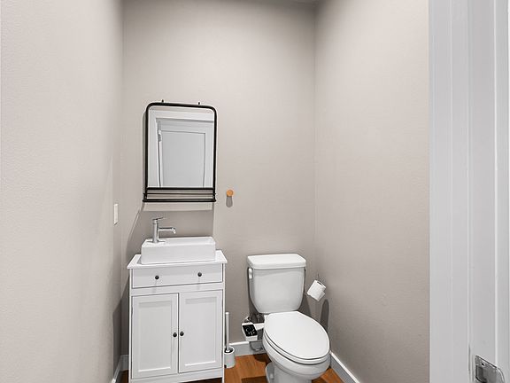 4th image of 705 N Bluff Dr Building 6