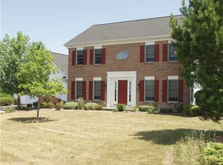 7 Newstone Rd, Pittsford, NY 14534