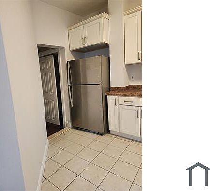 1st image of 52 Victor St #1