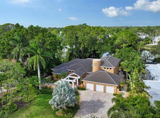 1615 S Lake Shore Dr, Sarasota, FL 34231