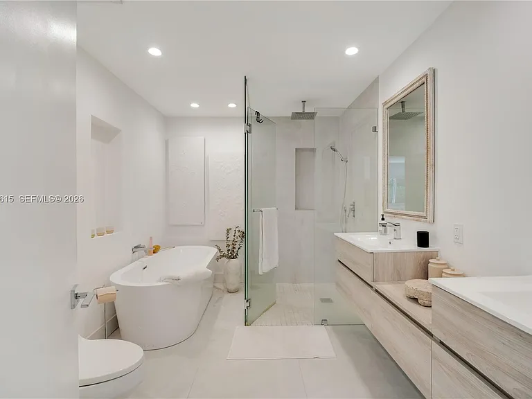 324 Caribbean Rd — Photo 17