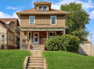 506 10th Ave S, Clinton, IA 52732