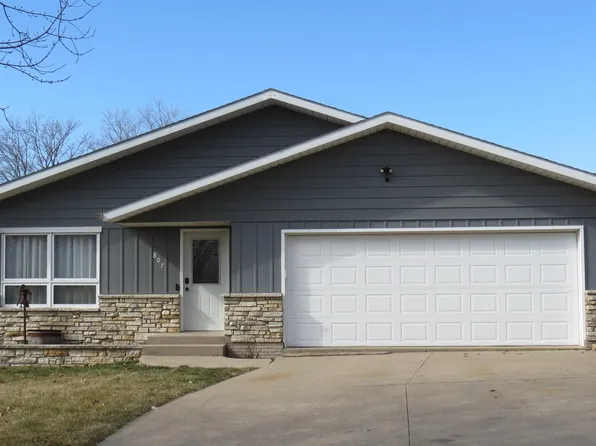 807 Winter St, Lost Nation, IA 52254