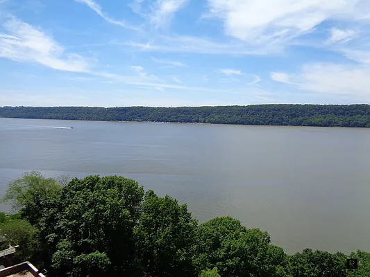 Sold by R New York | media 25