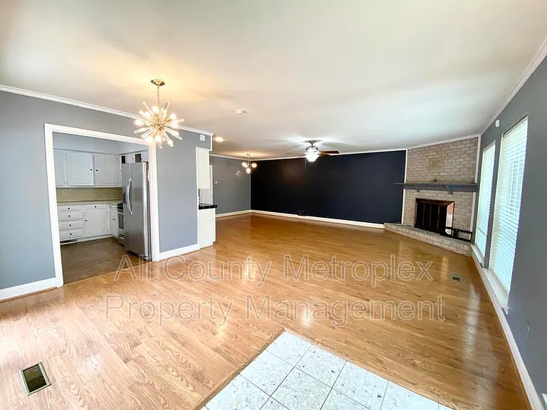 13318 Southview Ln — Photo 2