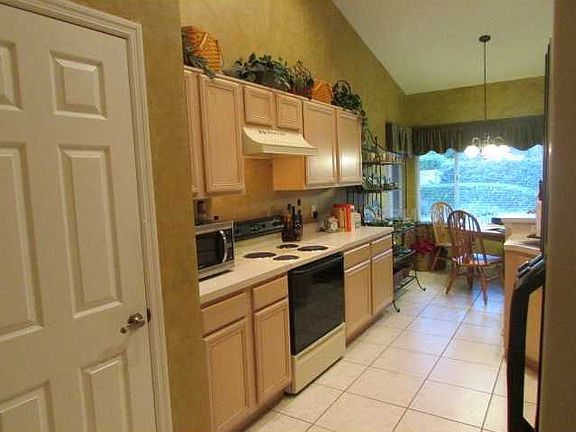 5th image of 8080 Saint Andrews Cir