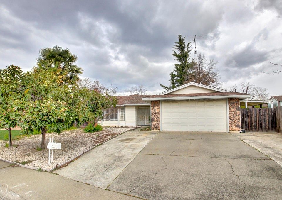 1st image of 8935 Canberra Dr