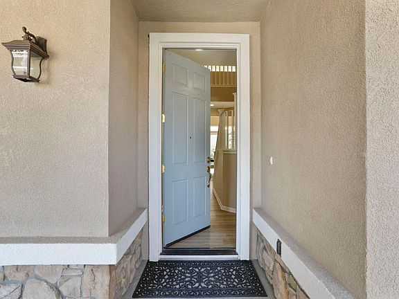 5th image of 5933 Riverbank Cir