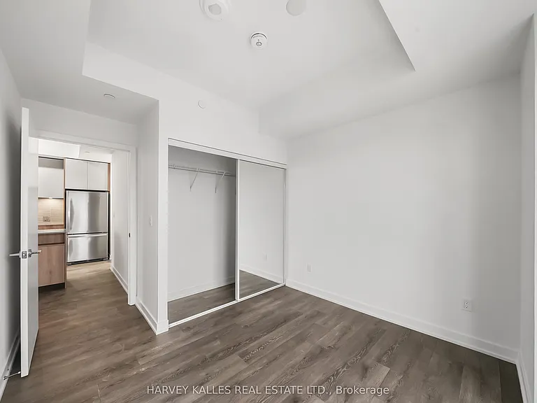 1007 The Queensway #514 — Photo 13
