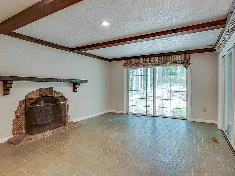 27 Buttonwood Rd — Photo 11