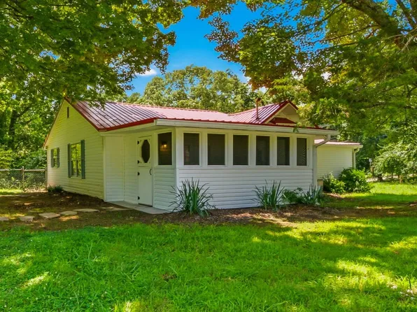 5842 Lucerne Ln, Knoxville, TN 37921