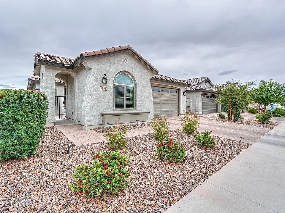 2996 W New River Dr