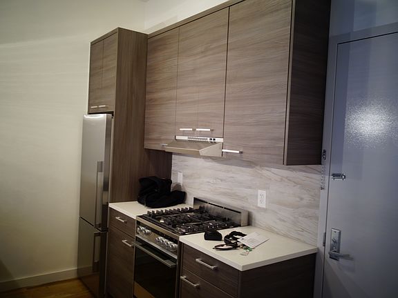 5th image of 13 Melrose St APT 1B