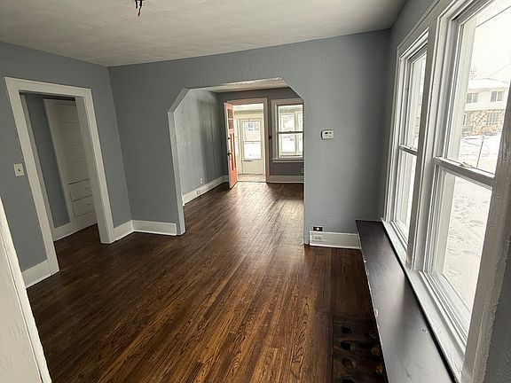 4th image of 381 E Saratoga Ave