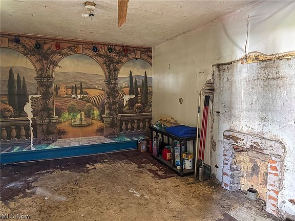 5th image of 1612 Spring St