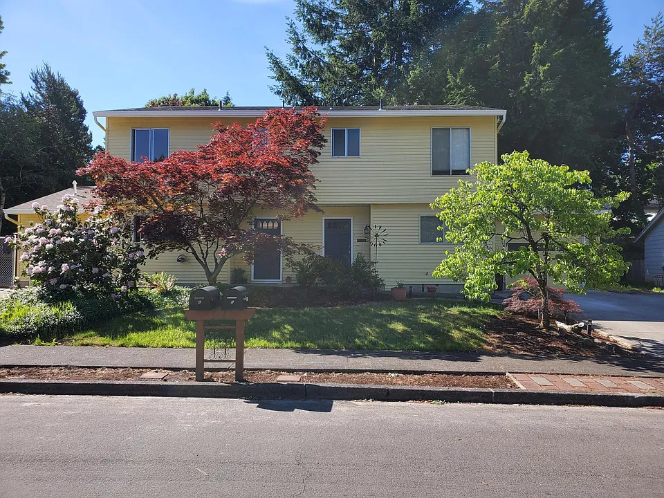 Street view of duplex. Great neighborhood! Quiet!