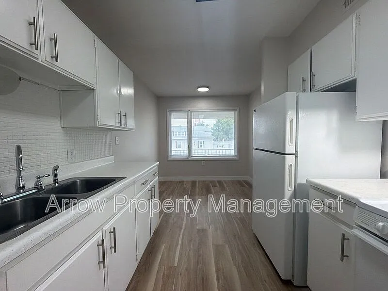 823 N 6th St — Photo 1