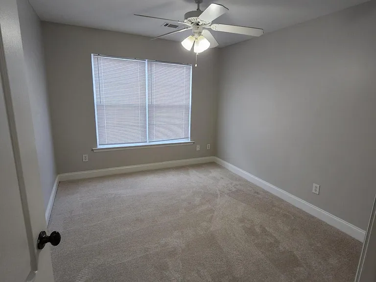 803 Landing Dr — Photo 16