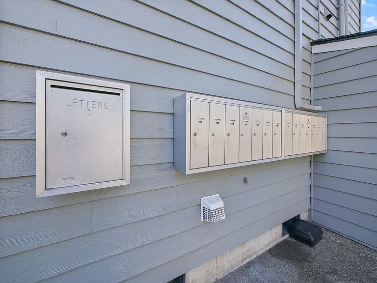 3001 S Tyler St — Photo 5