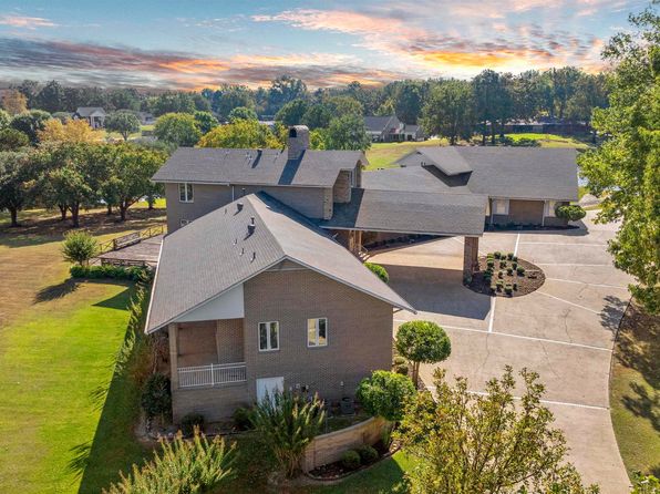 6712 N Hills Dr, Texarkana, TX 75503